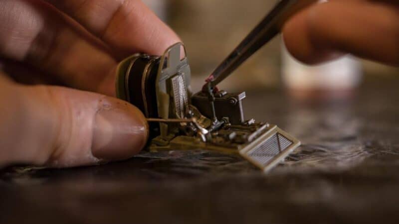 Jak odnowić starą ramę lustra? Poradnik krok po kroku