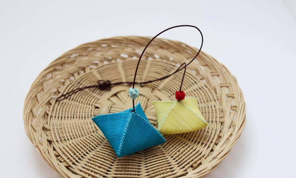 Jak zrobić domowe ozdoby z makramy? Poradnik krok po kroku