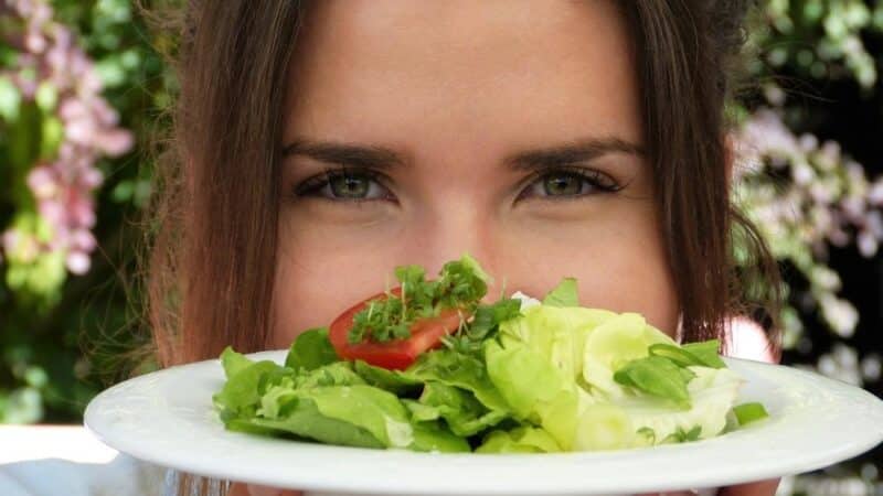 Porady dla początkujących wegan: Jak zacząć zdrową i zrównoważoną dietę roślinną?