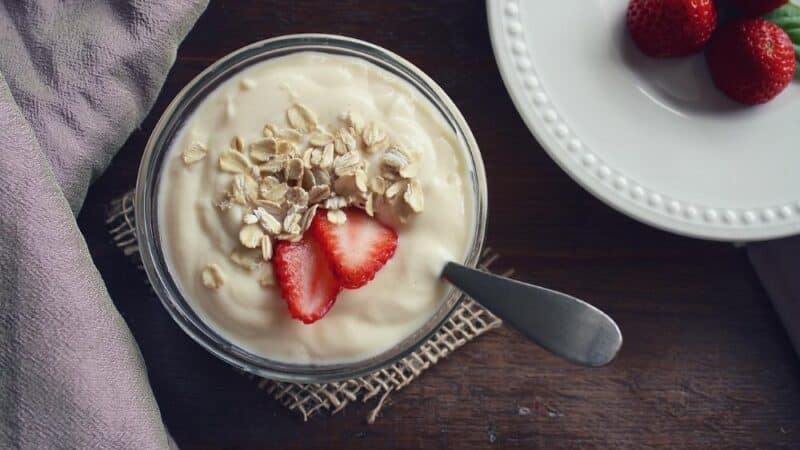 Suplementy dla osób na diecie roślinnej: Co warto wiedzieć, aby wspierać zdrowie i energię?